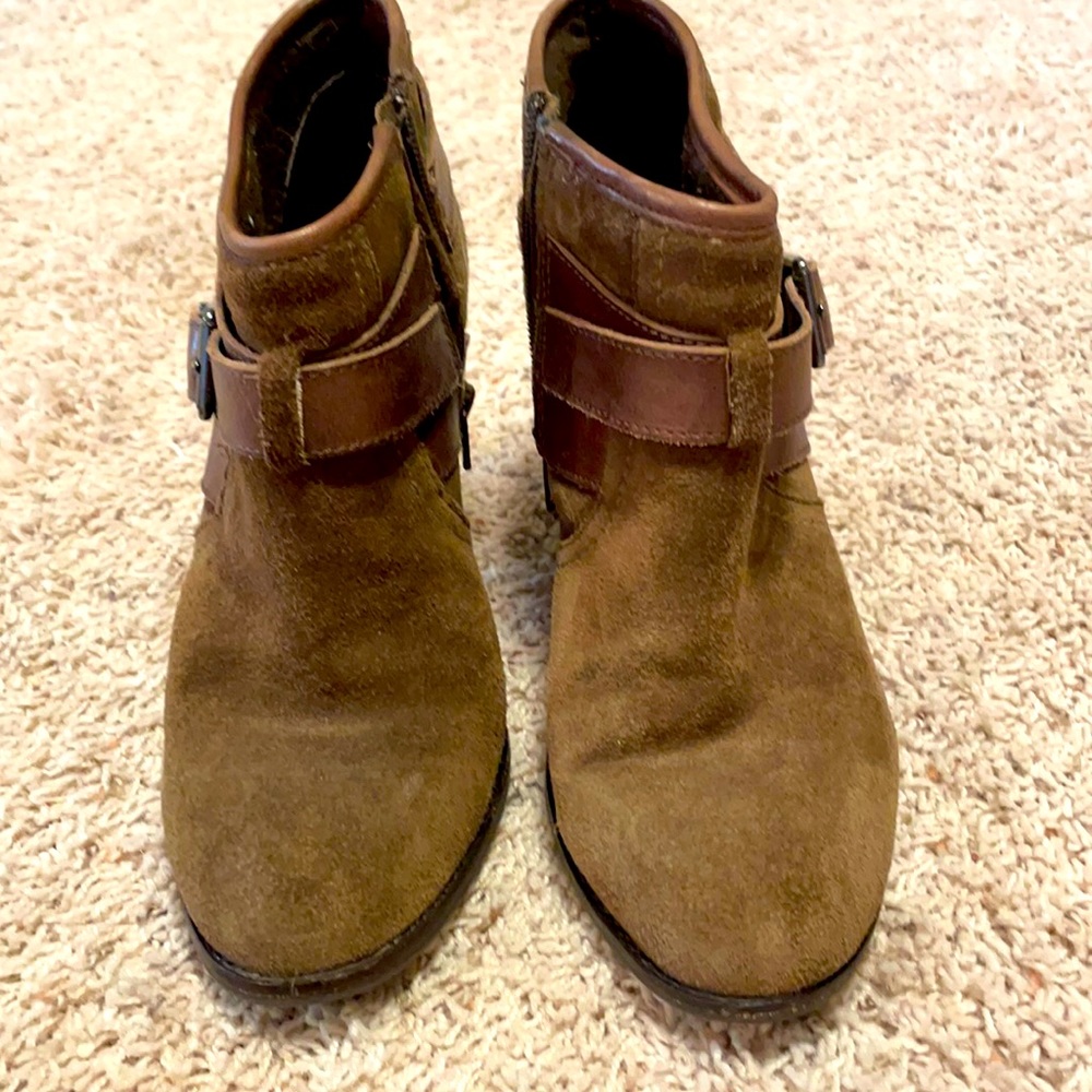 Gianni Bini army green bootie